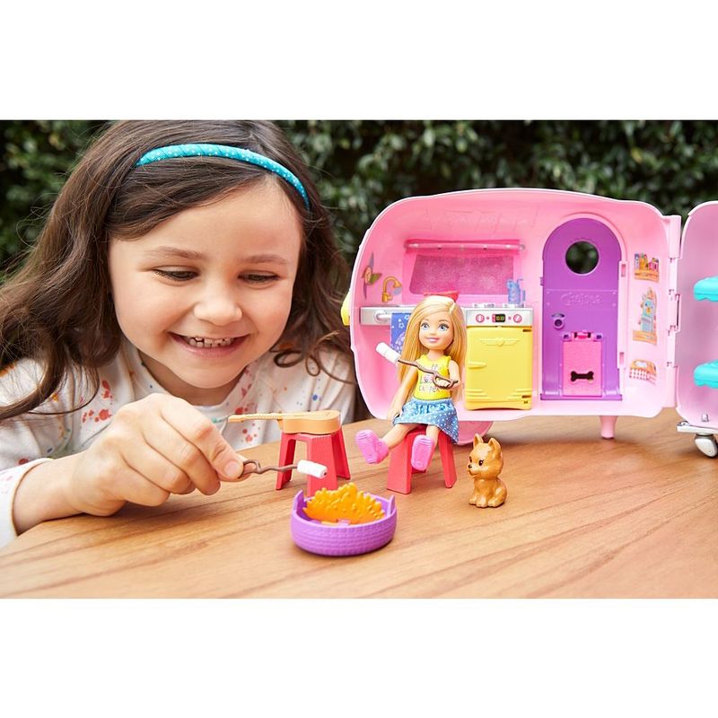 Barbie-Club-Chelsea-Camper---Mattel