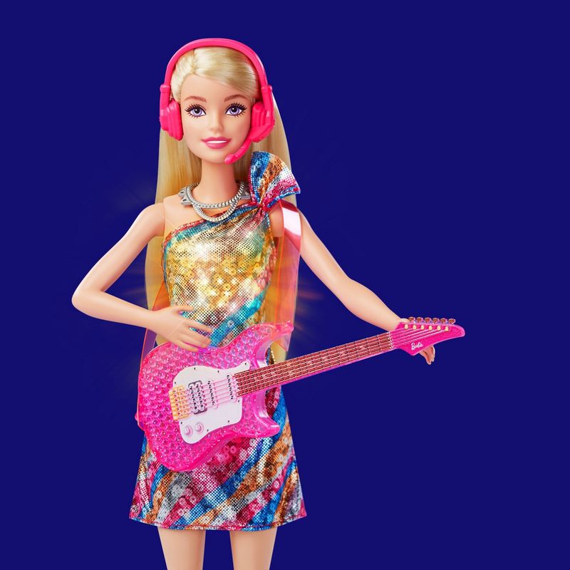 Comprar Boneca Barbie eu quero ser Cantora de Mattel