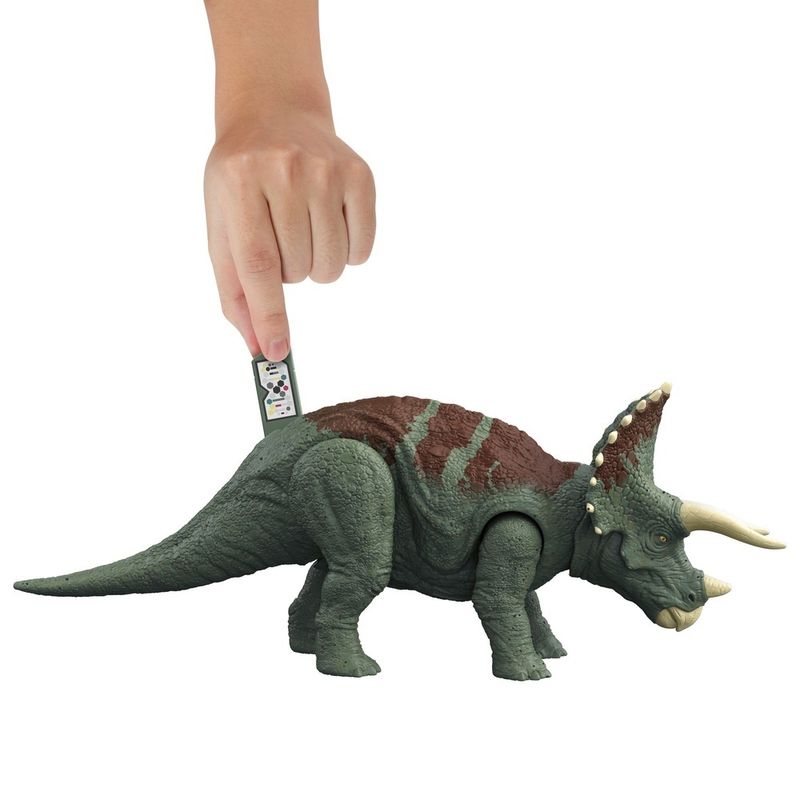 Jurassic-world-Triceratops-Ruge-e-Ataca---Mattel