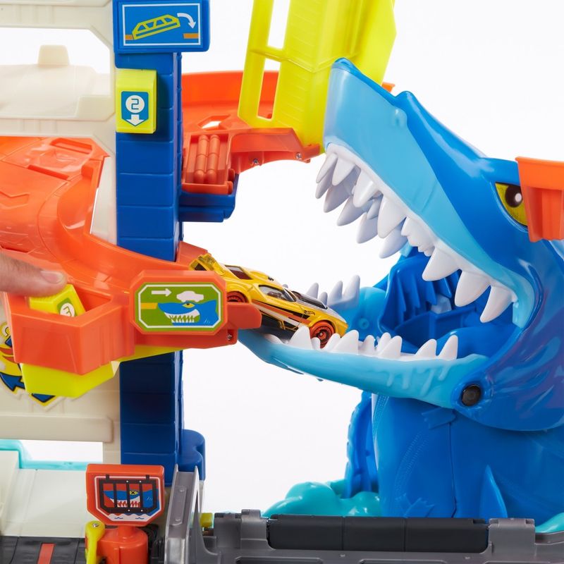Hot-Wheels-Ataque-na-Cidade-Tubarao-Playset---Mattel