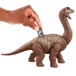 Jurassic-World-Dino-Trackers-Brachiosaurus---Mattel