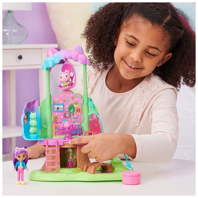 Gabby-s-Dollhouse-Kitty-Fadinha-com-Casa-na-Arvore---Sunny